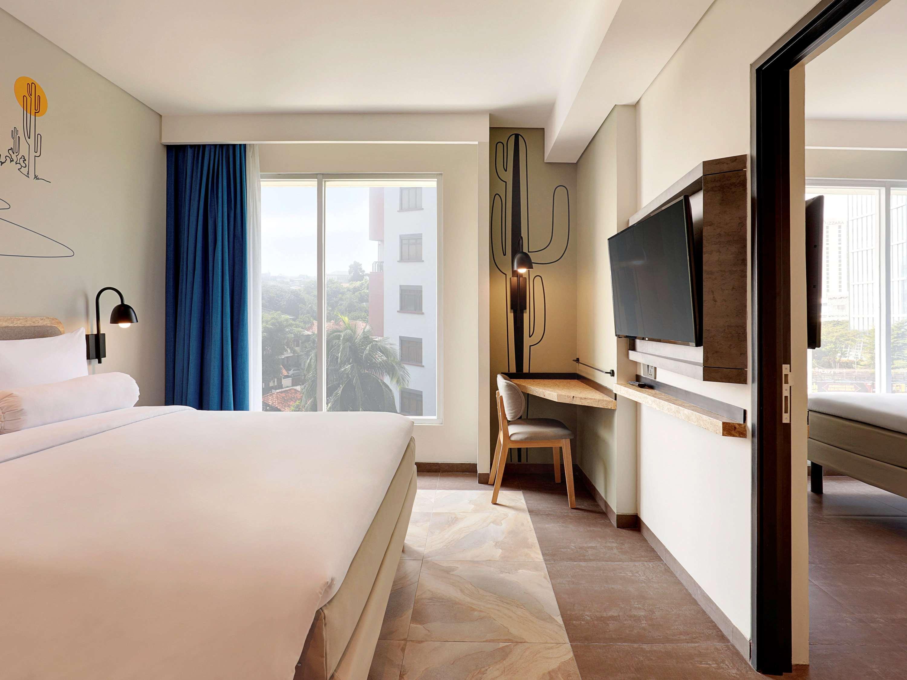 Ibis Styles Jakarta Simatupang Exterior foto