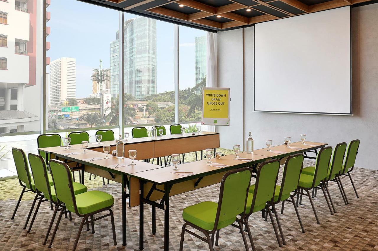 Ibis Styles Jakarta Simatupang Exterior foto